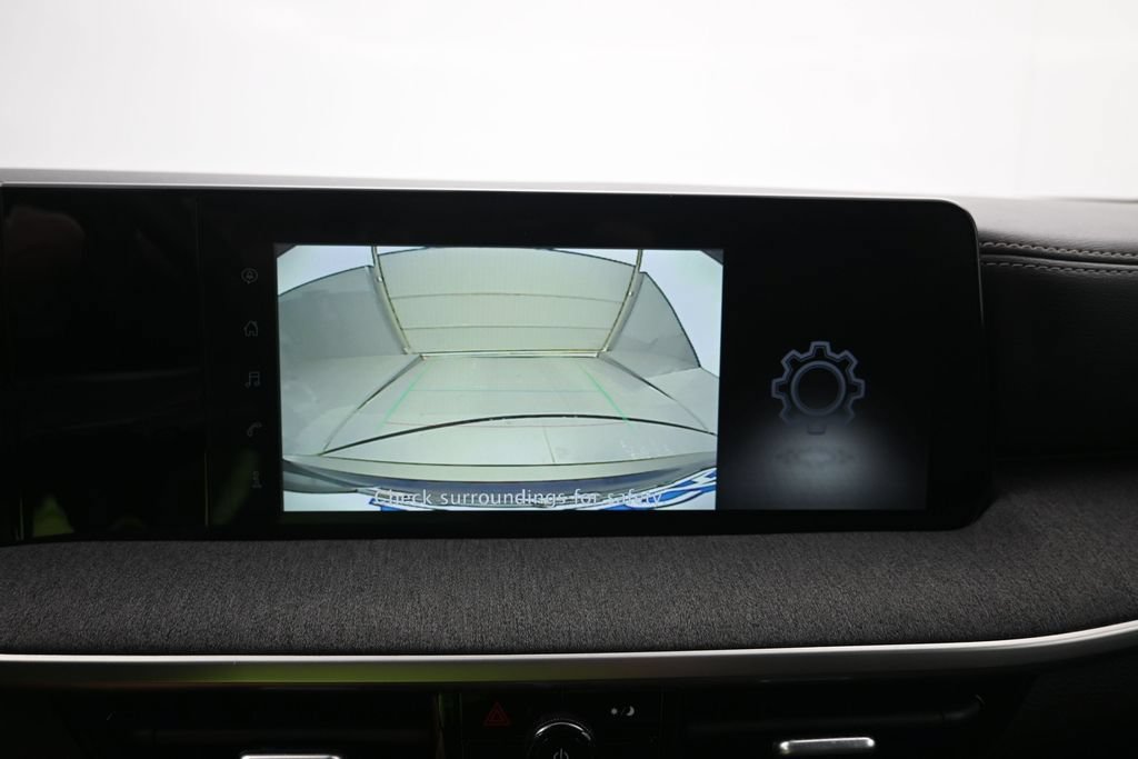 Used 2025 Nissan Kicks SV FWD image 16