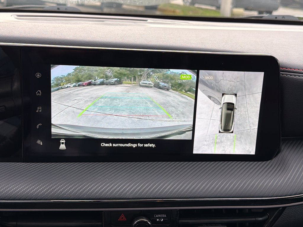 Used 2025 Nissan Kicks SR w/ SR Premium Package FWD image 28