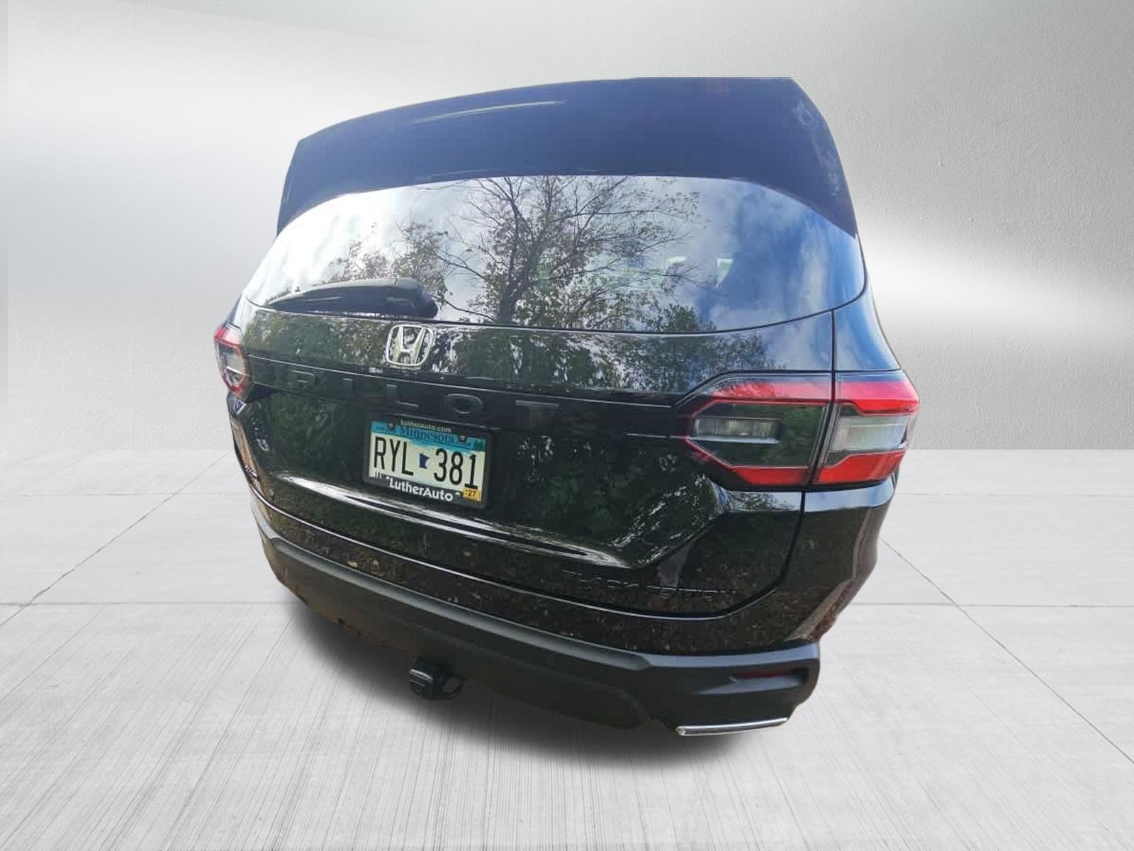 Used 2025 Honda Pilot Black Edition image 5
