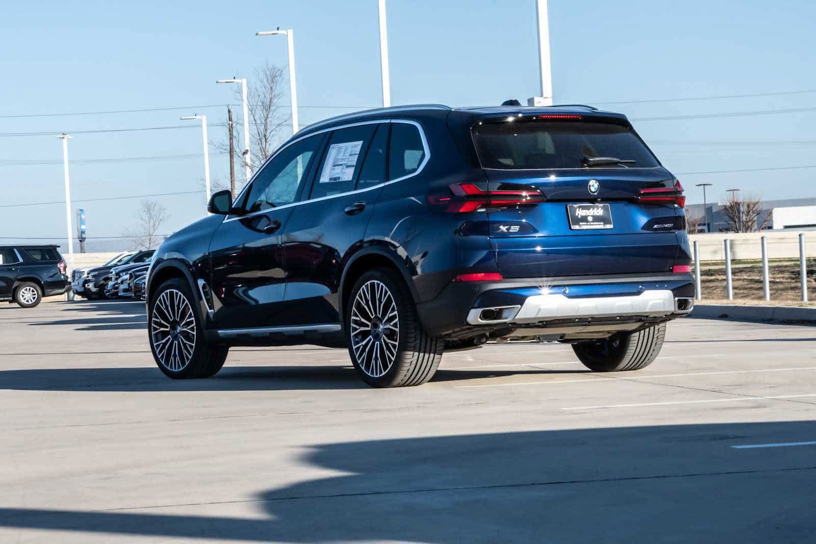 Used 2026 BMW X5 xDrive40i w/ Climate Comfort Package AWD/4WD image 2