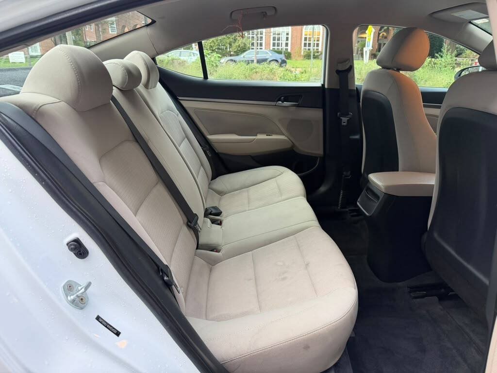 Used 2017 Hyundai Elantra SE FWD image 26