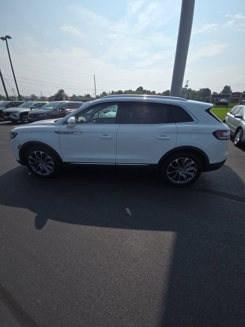 Used 2023 Lincoln Nautilus Reserve w/ Cargo Utility Package FWD image 9
