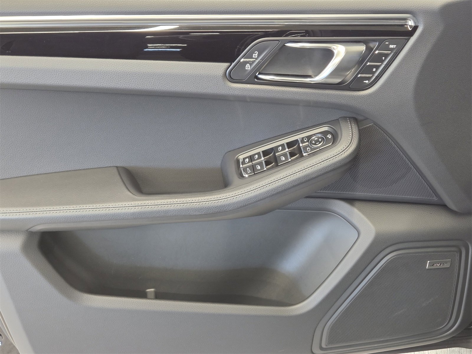 Certified 2026 Porsche Macan image 14