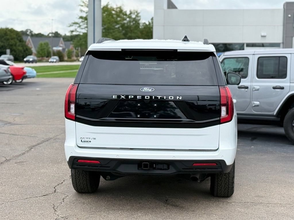 Used 2025 Ford Expedition Active AWD/4WD image 38
