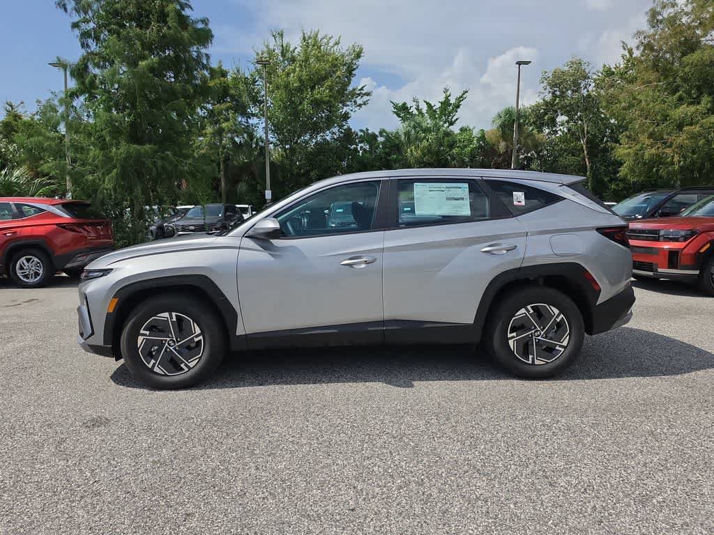 New 2026 Hyundai Tucson Blue SE FWD image 3