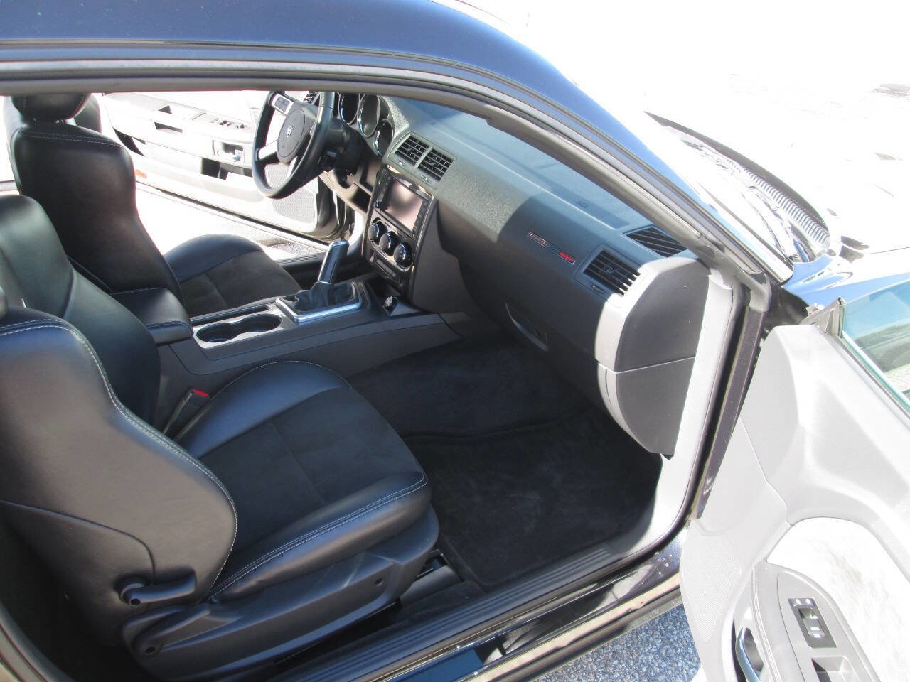 Used 2009 Dodge Challenger SRT8 w/ SRT Option Group II image 29