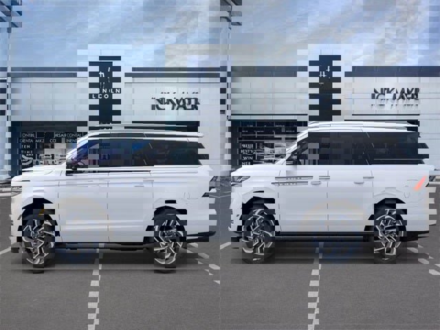 New 2025 Lincoln Navigator L Reserve image 3