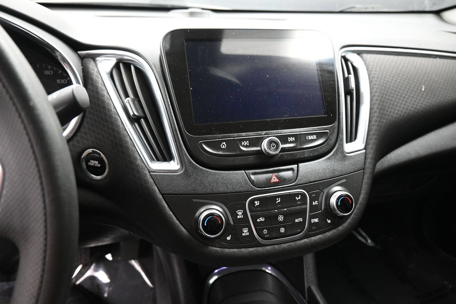 Used 2019 Chevrolet Malibu LT FWD image 15