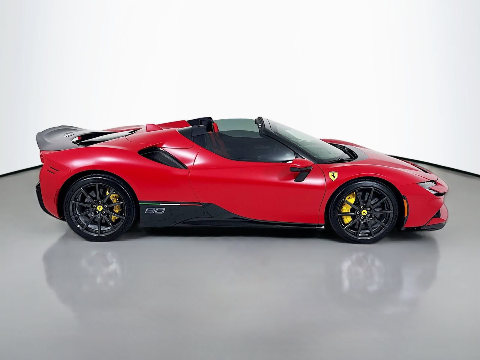Used 2023 Ferrari SF90 Spider AWD/4WD image 8