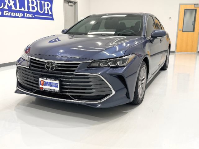Used 2022 Toyota Avalon XLE w/ Moonroof Package image 4