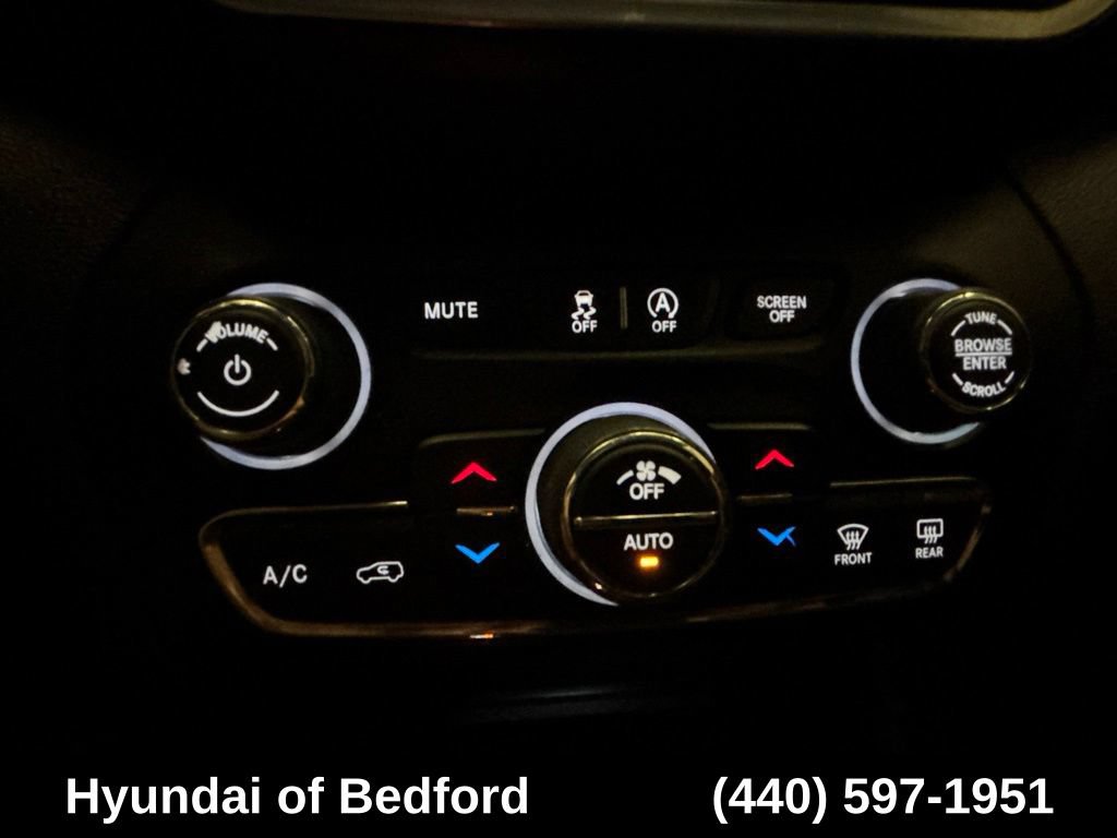 Used 2019 Jeep Cherokee Limited FWD image 18