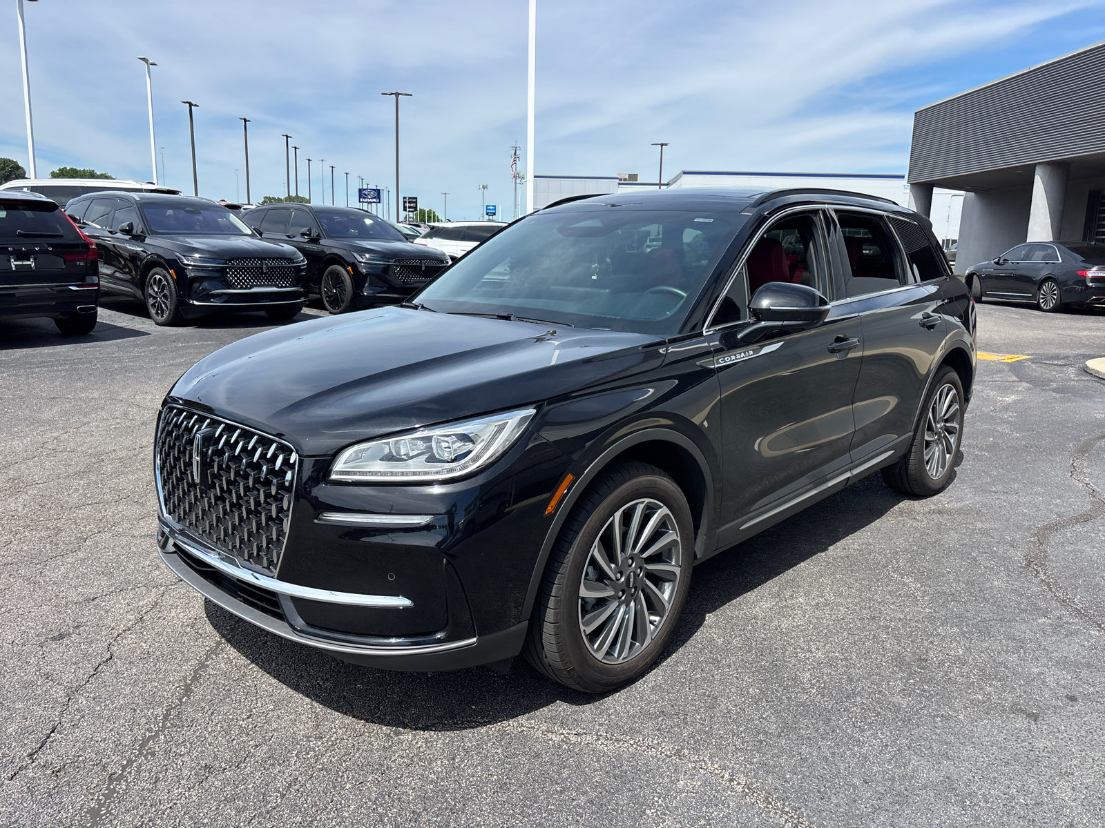 Certified 2025 Lincoln Corsair Reserve AWD/4WD image 3