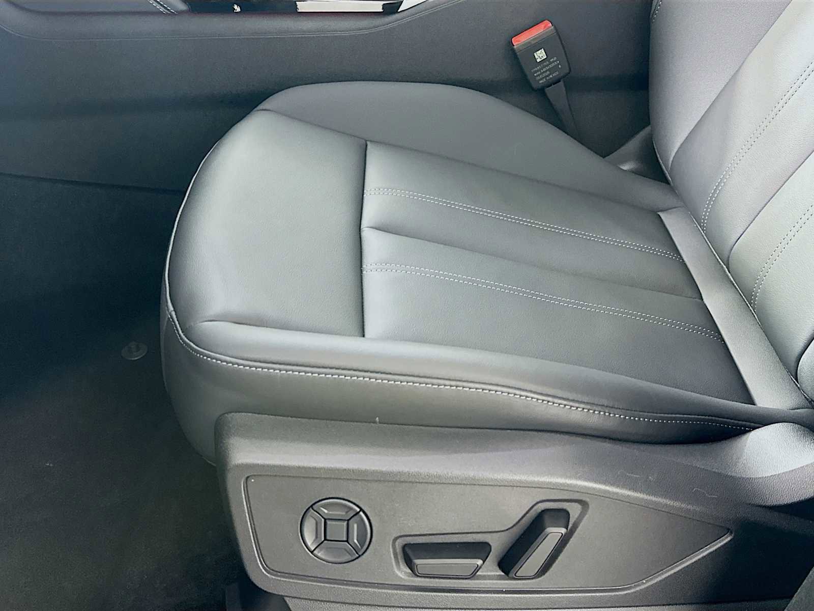 New 2025 Audi Q5 Premium image 17