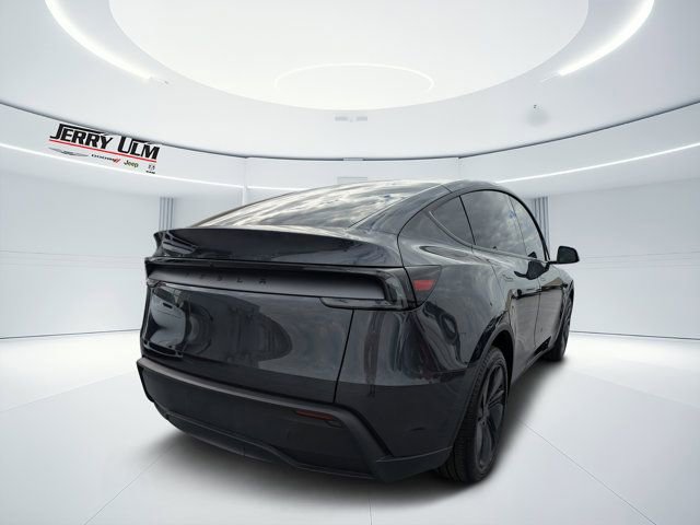 Used 2026 Tesla Model Y 2WD image 3