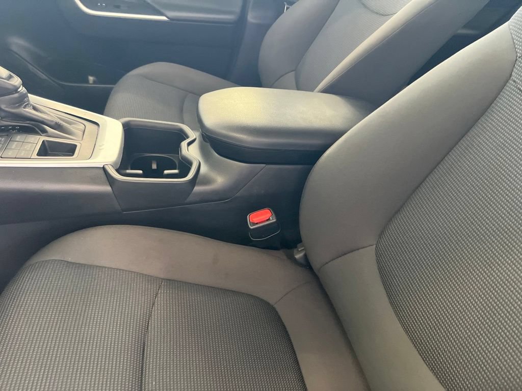 Used 2025 Toyota RAV4 LE AWD/4WD image 6