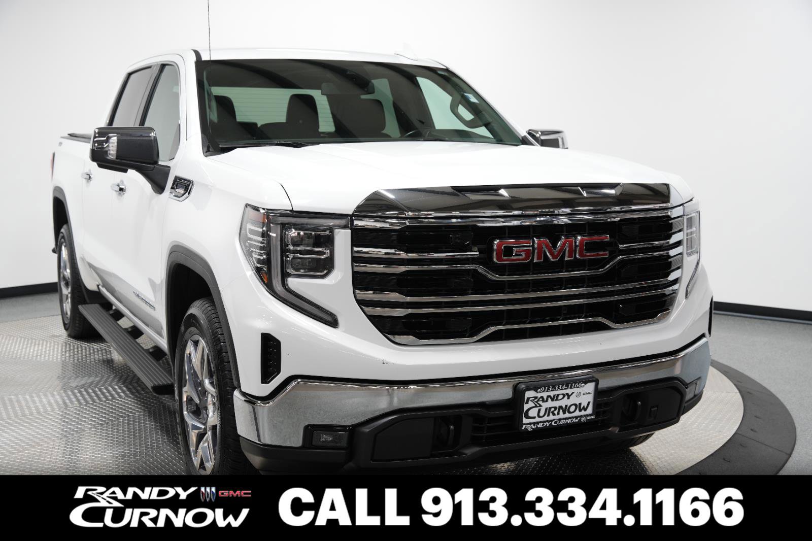 Used 2023 GMC Sierra 1500 SLT image 1
