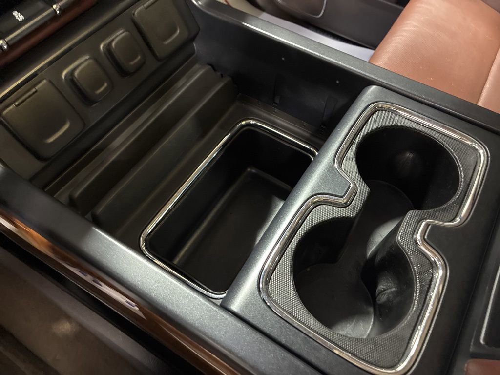 Used 2015 Chevrolet Silverado 1500 High Country w/ High Country Premium Package image 28