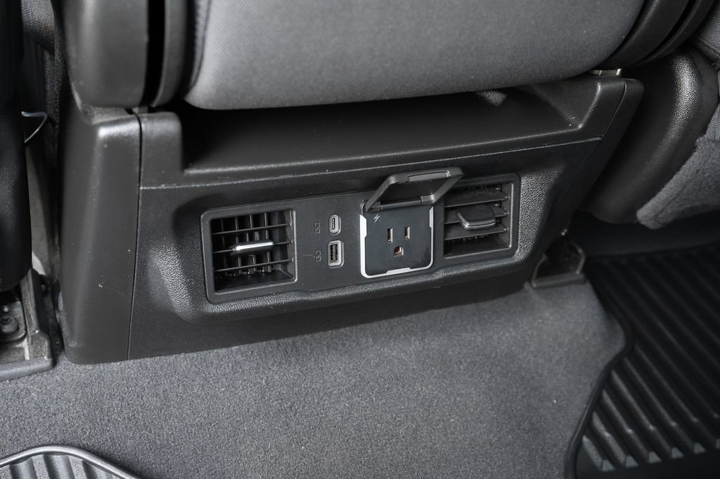 Used 2024 Chevrolet Silverado 1500 LT AWD/4WD image 40