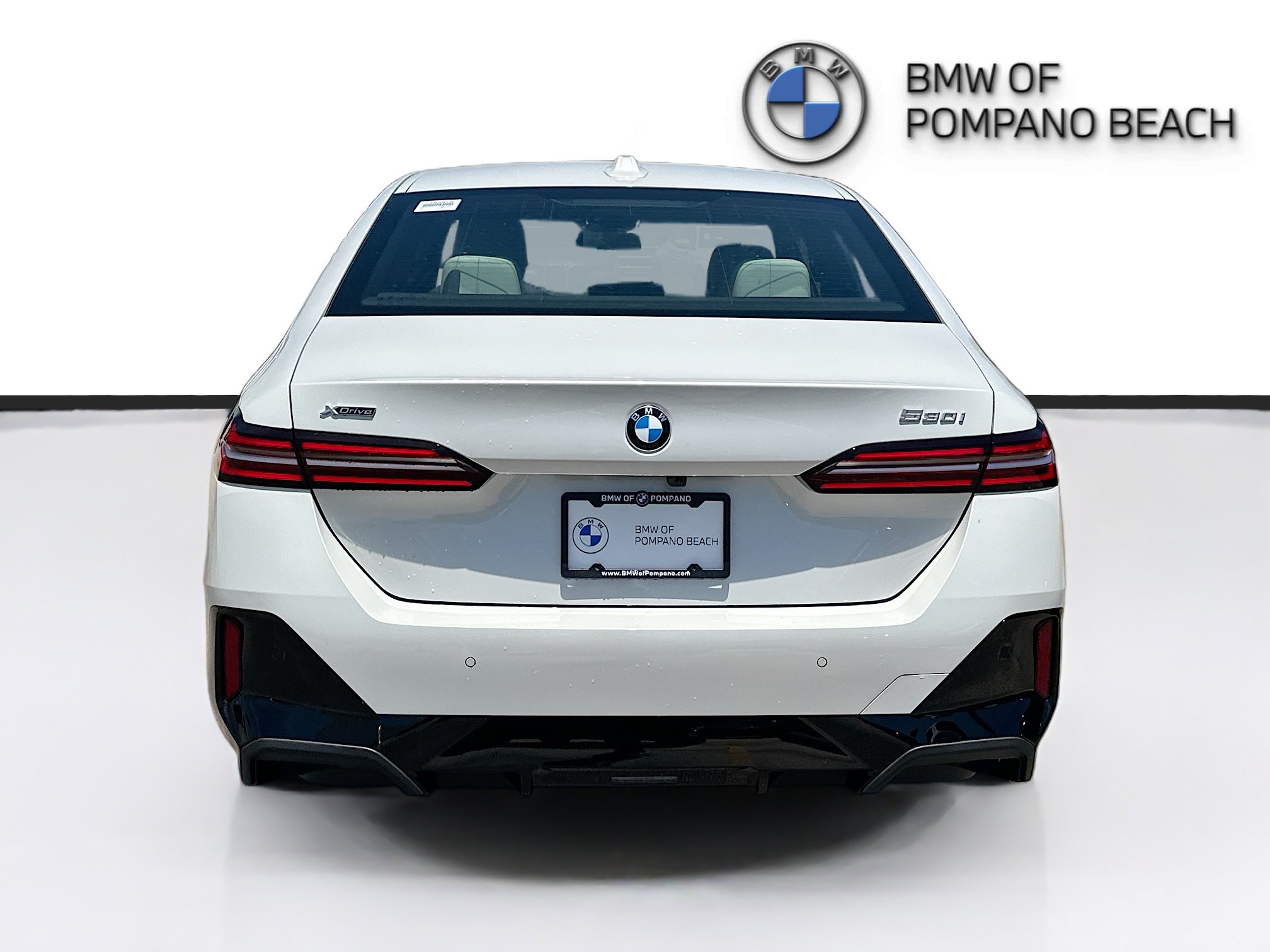 New 2027 BMW 530i xDrive w/ M Sport Package AWD/4WD image 5
