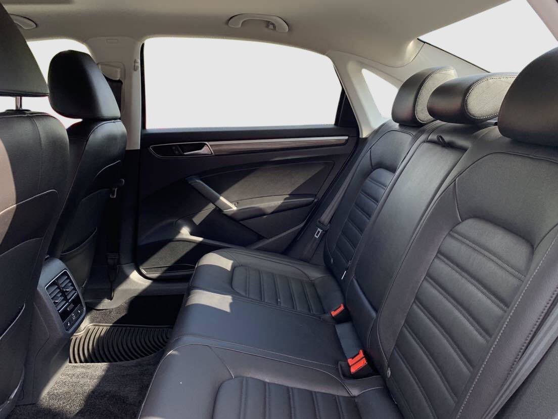 Used 2017 Volkswagen Passat 1.8T SEL Premium FWD image 31