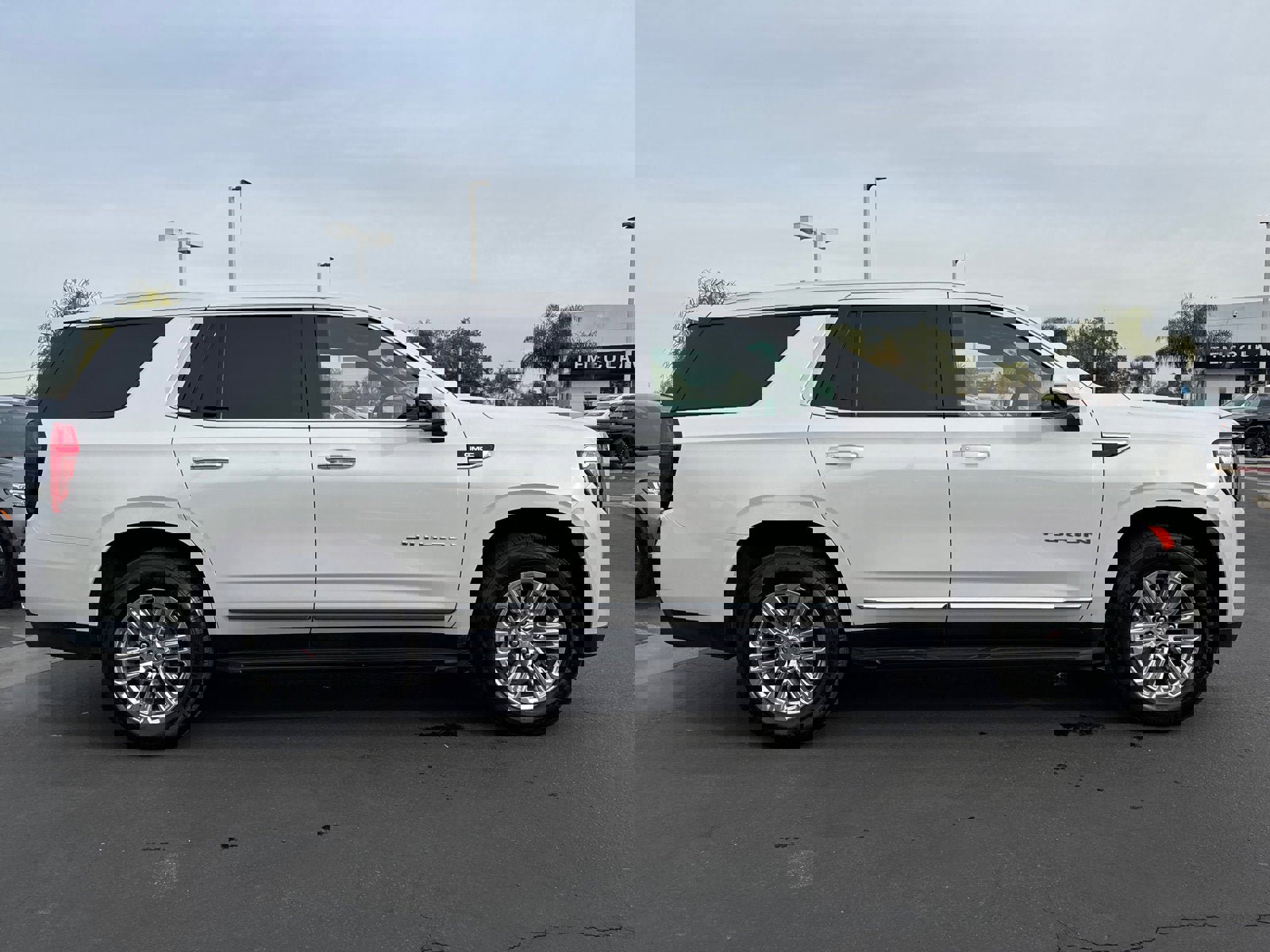 Certified 2021 GMC Yukon SLT w/ SLT Luxury Plus Package image 5