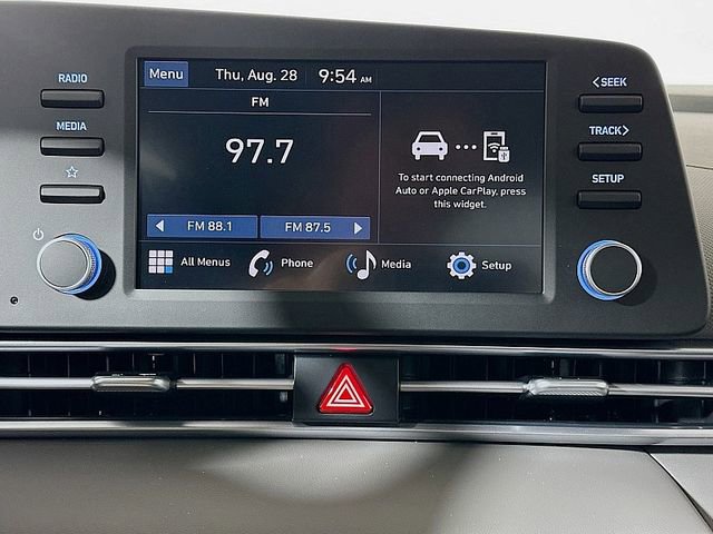 Used 2025 Hyundai Elantra SE FWD image 18