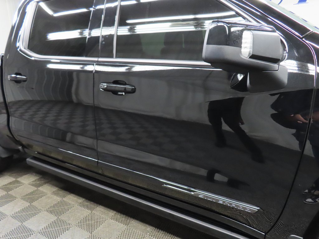 Used 2025 Chevrolet Silverado 1500 High Country w/ Midnight Edition image 36