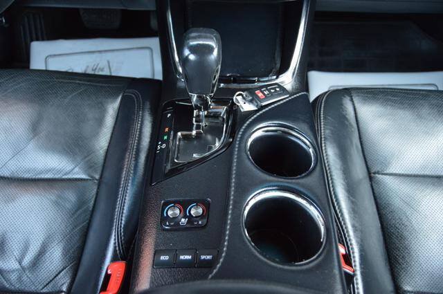 Used 2014 Toyota Avalon Limited FWD image 24