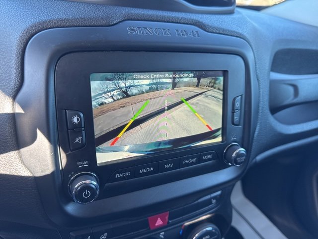 Used 2015 Jeep Renegade Limited image 19