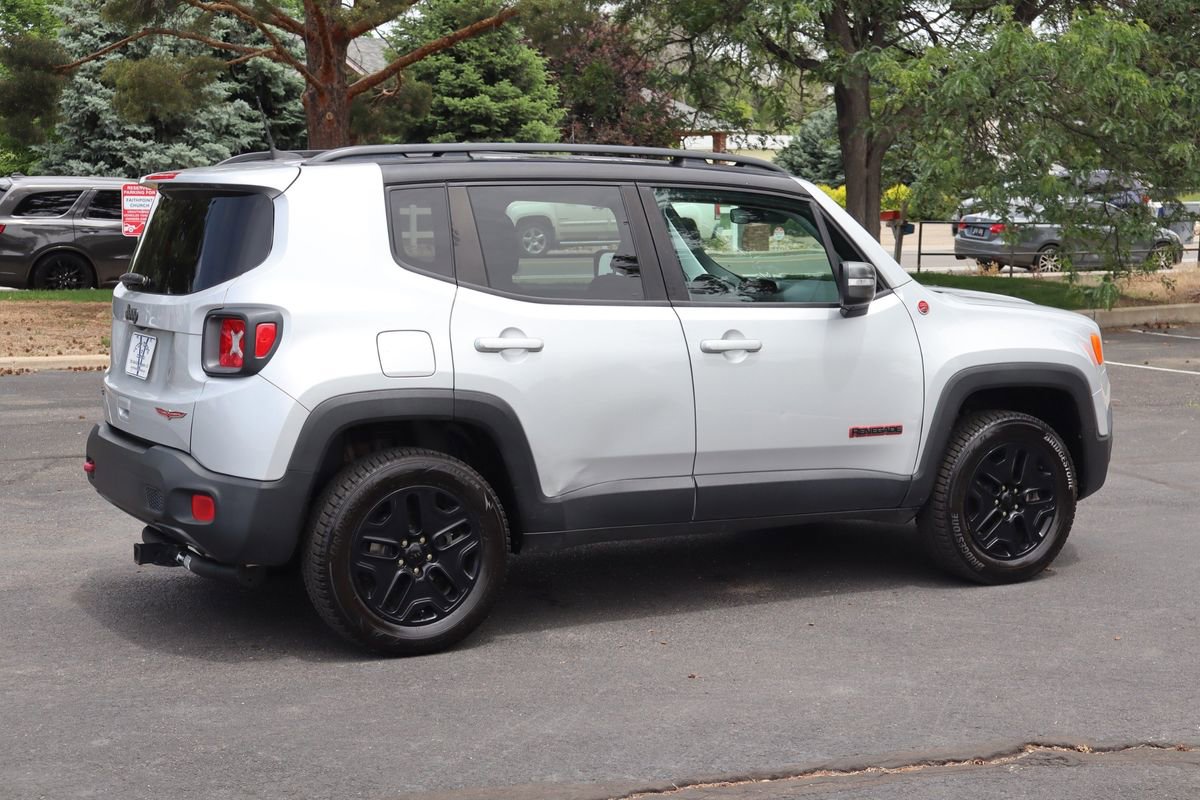Used 2018 Jeep Renegade Trailhawk AWD/4WD image 4