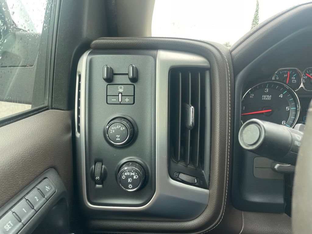 Used 2017 GMC Sierra 1500 SLT w/ SLT Premium Package AWD/4WD image 12