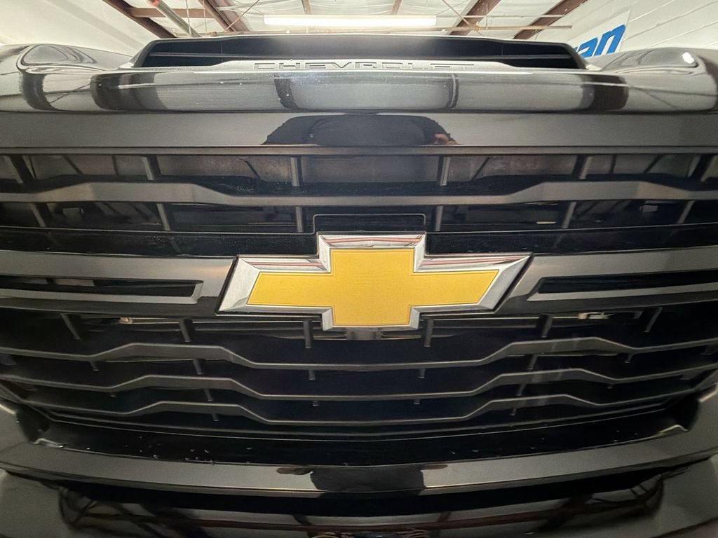 Used 2024 Chevrolet Silverado 2500 Custom w/ Custom Value Package AWD/4WD image 29