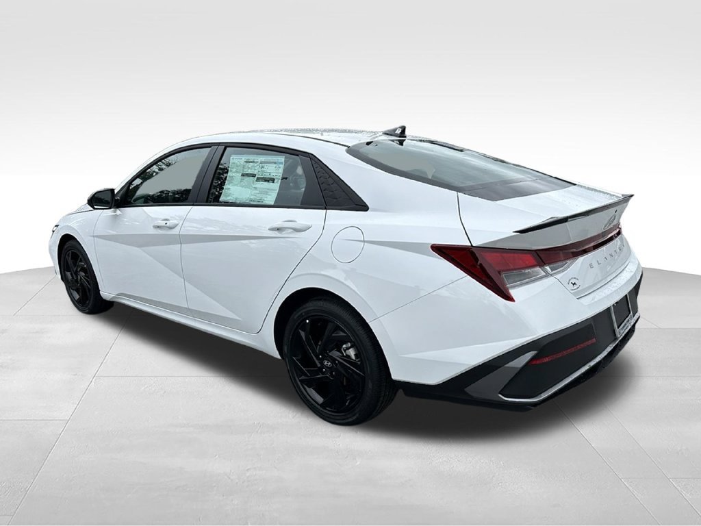 New 2026 Hyundai Elantra SEL Sport FWD image 5