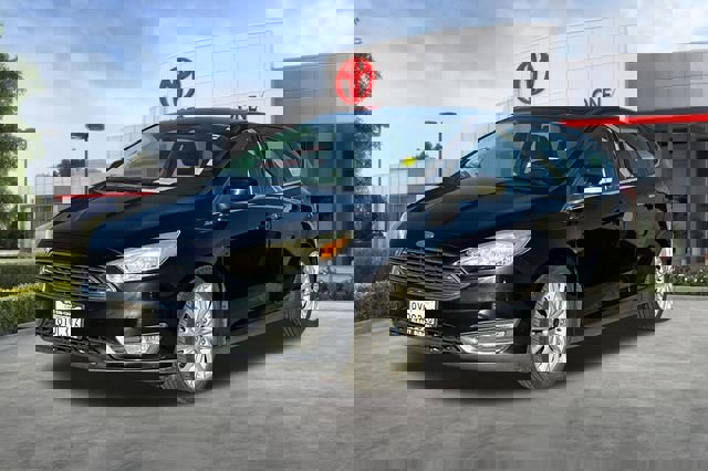 Used 2015 Ford Focus Titanium image 3