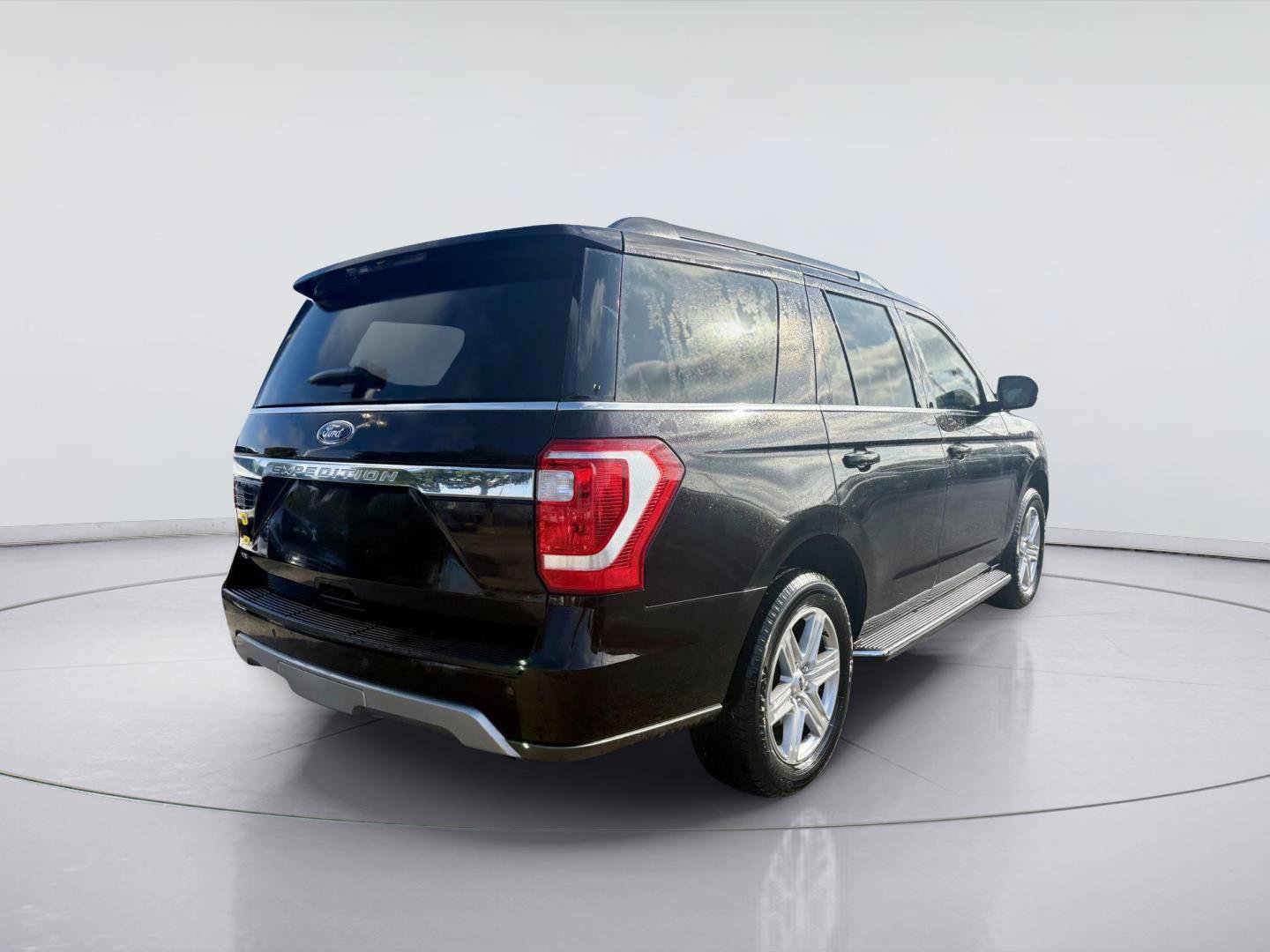 Used 2021 Ford Expedition XLT RWD image 5