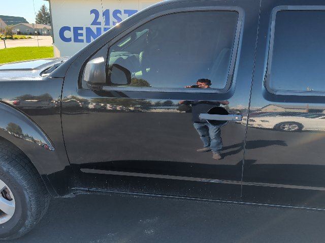 Used 2012 Nissan Frontier SV AWD/4WD image 9
