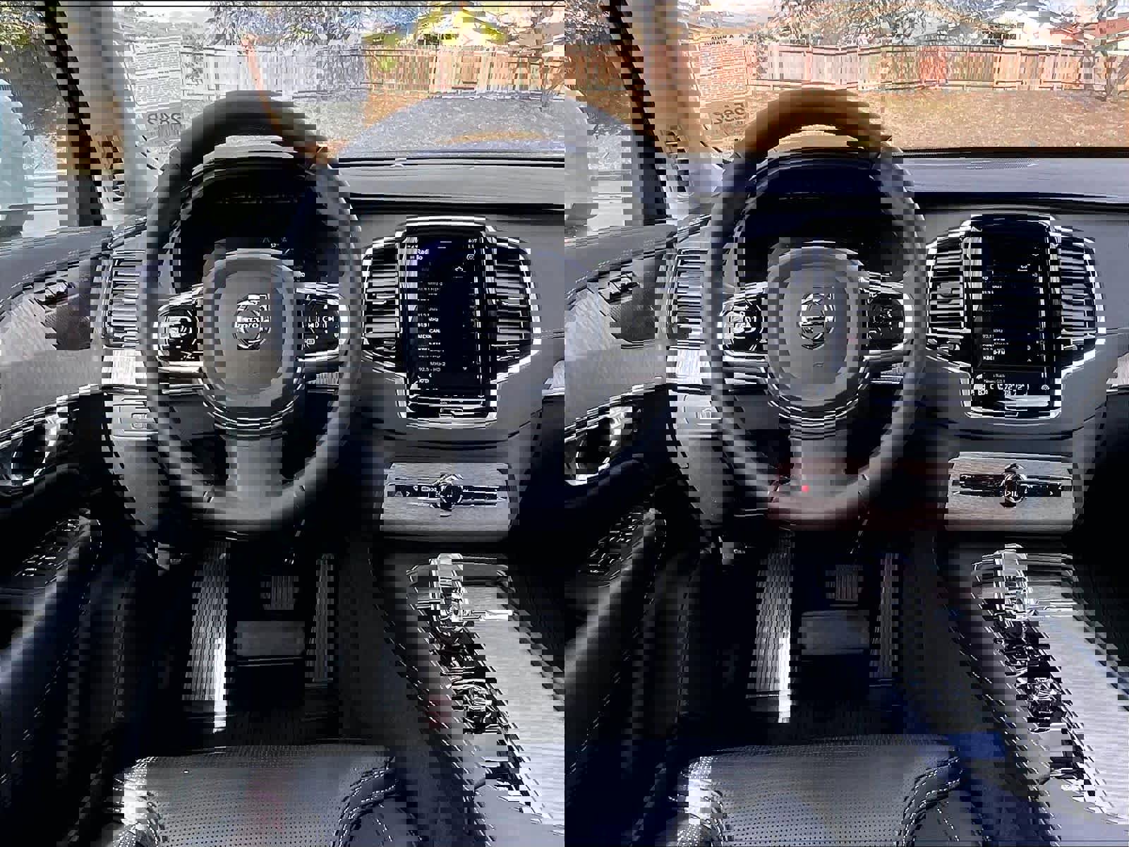 Used 2023 Volvo XC90 T8 Ultimate w/ Protection Package image 8