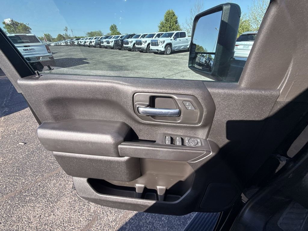 Used 2022 Chevrolet Silverado 2500 Custom w/ Custom Convenience Package image 29