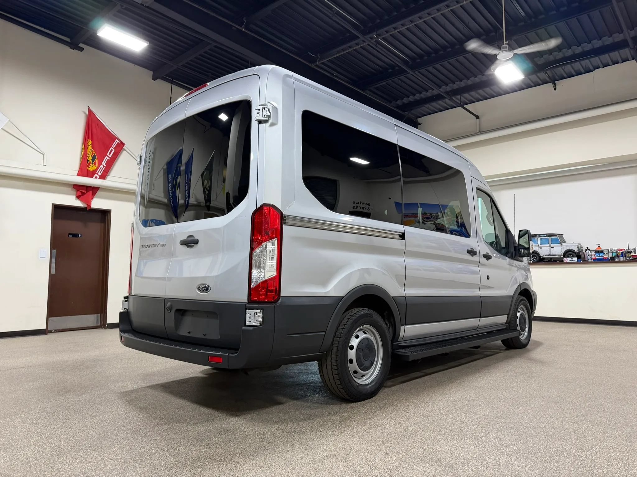 Used 2015 Ford Transit 150 XL RWD image 9
