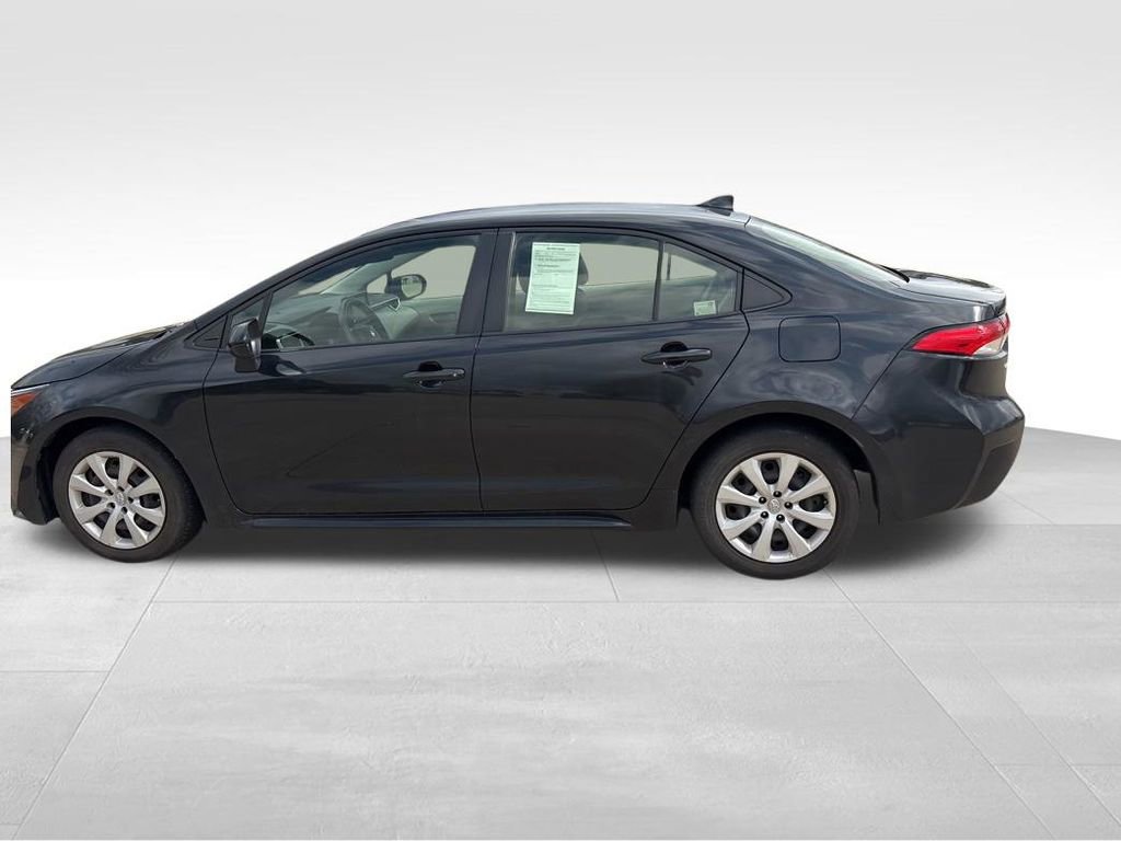 Used 2022 Toyota Corolla LE image 7