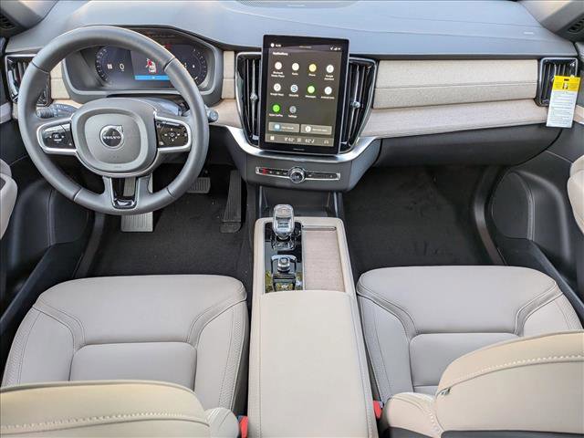 New 2026 Volvo XC90 B6 Plus w/ Protection Package Premier image 16