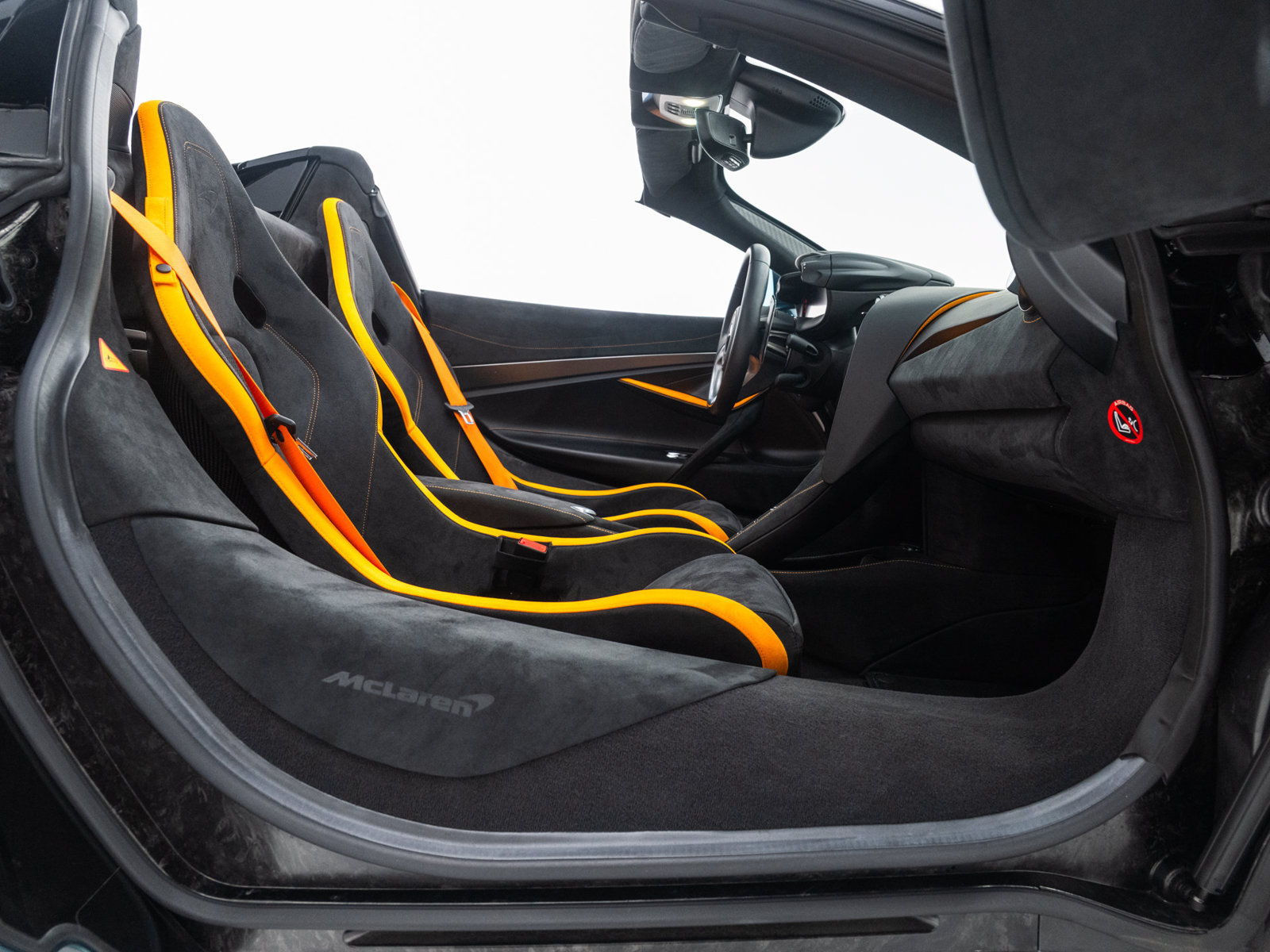 Used 2024 McLaren 750S Spider RWD image 36