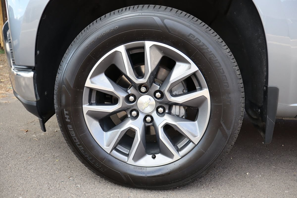 Used 2020 Chevrolet Silverado 1500 LT w/ Texas Edition RWD image 40