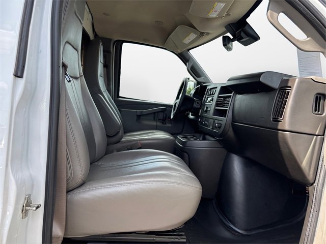 Used 2022 GMC Savana 3500 w/ Power Convenience Package image 15