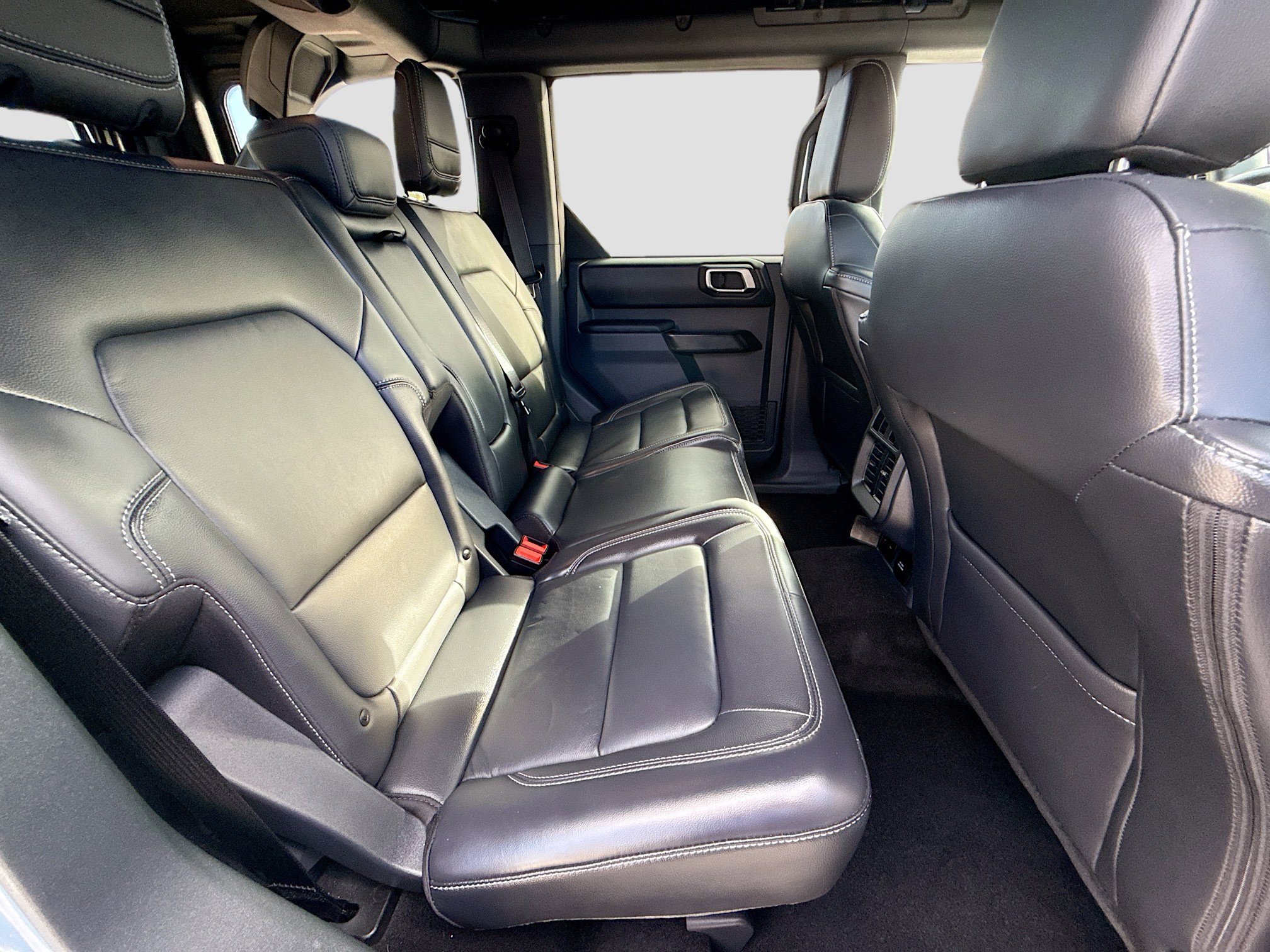 Used 2025 Ford Bronco Outer Banks image 29