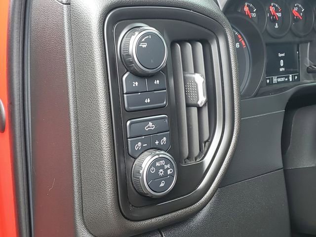 Used 2020 Chevrolet Silverado 2500 Custom w/ Custom Value Package image 10