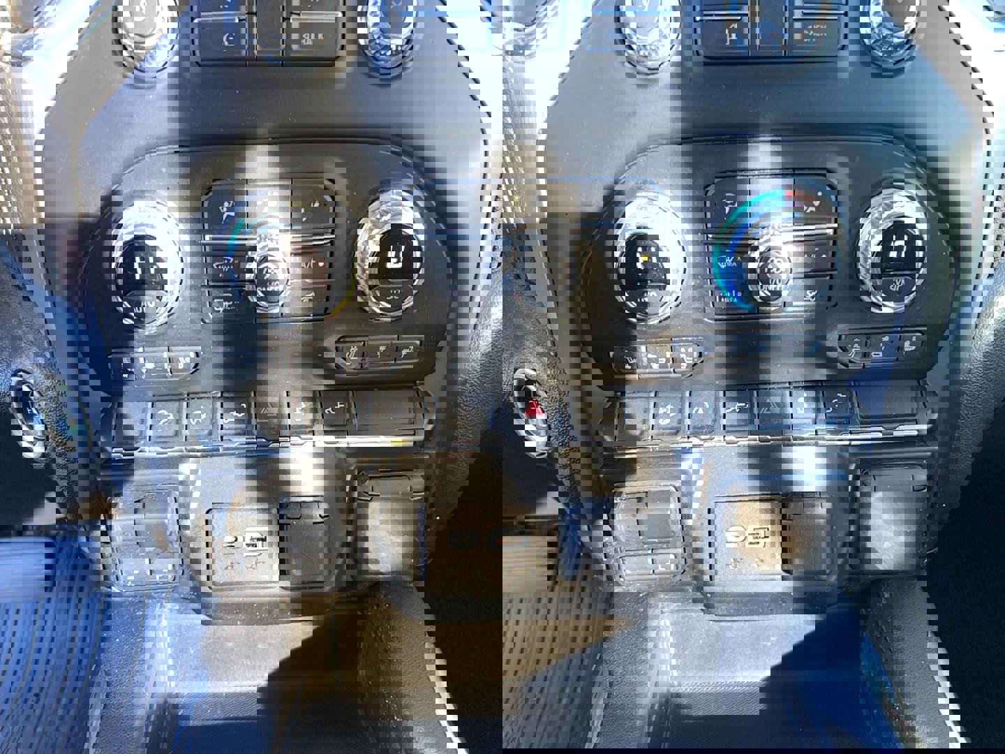 Used 2021 GMC Sierra 1500 SLT w/ SLT Premium Package image 23