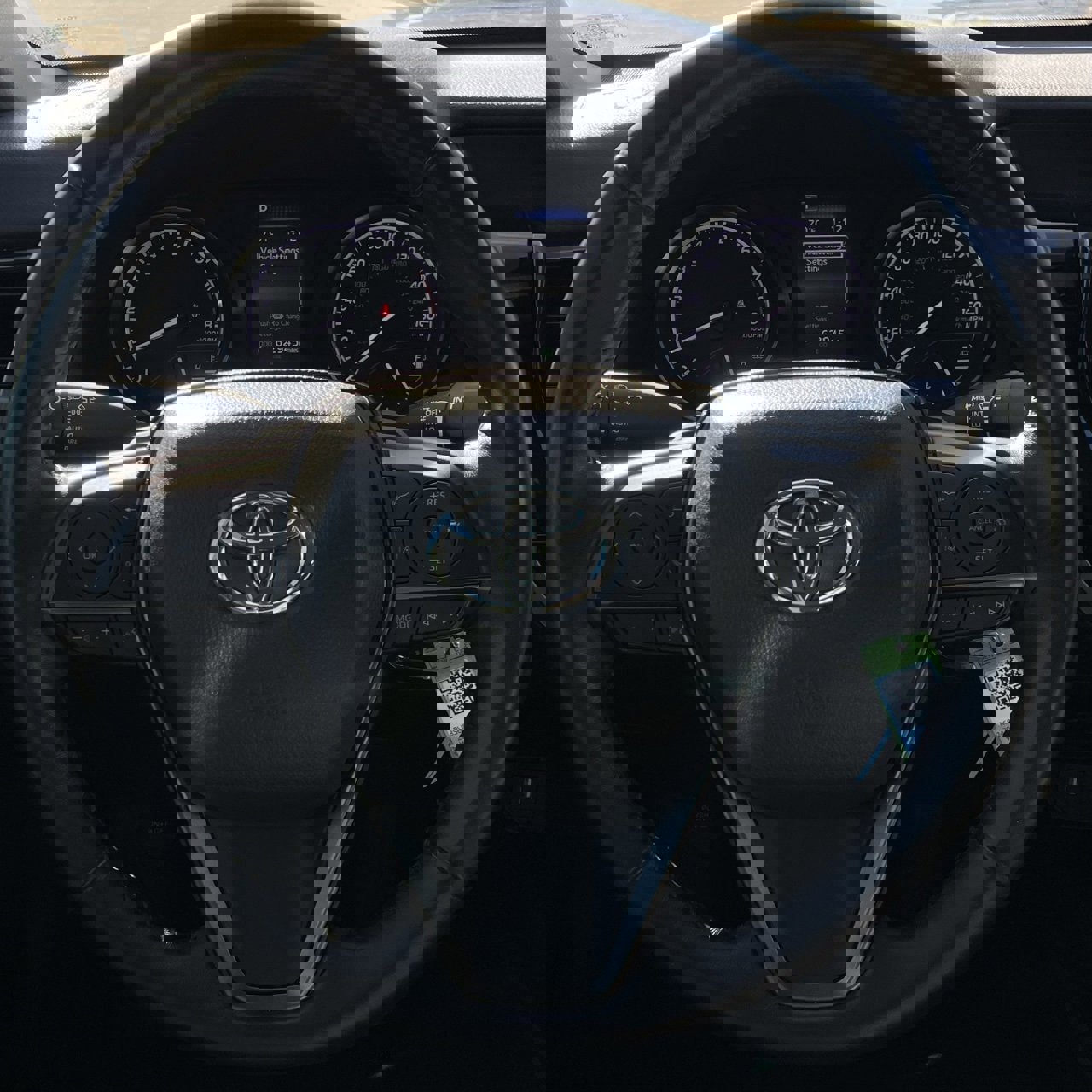 Used 2024 Toyota Camry SE image 12