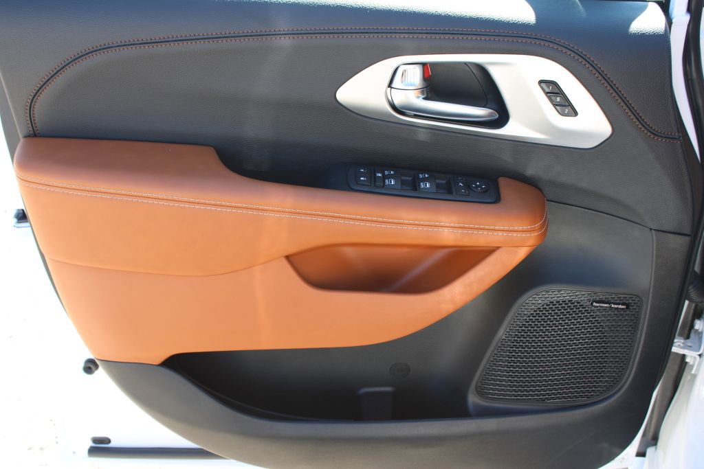 New 2026 Chrysler Pacifica Pinnacle image 35