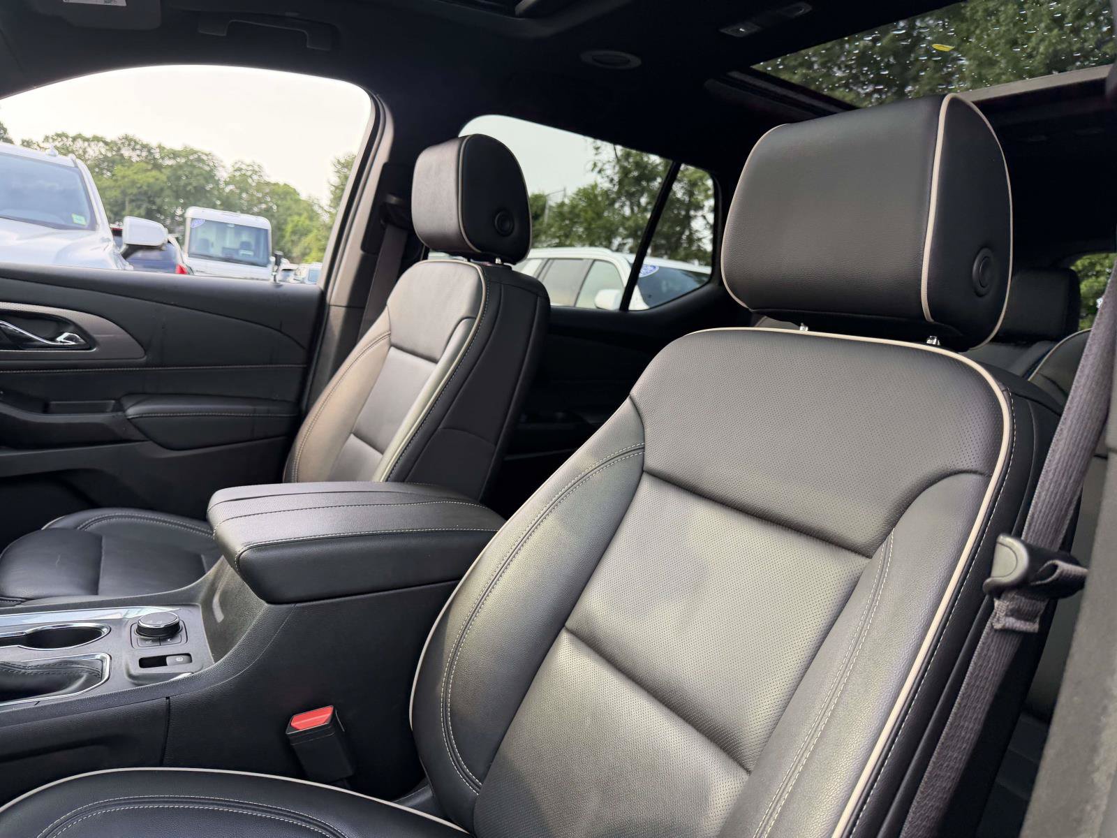 Certified 2023 Chevrolet Traverse Premier w/ Redline Edition AWD/4WD image 10